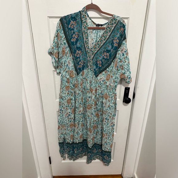 Midi length plus size dress. - Picture 1 of 2